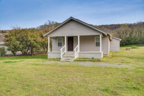 Lake Guntersville Home 1 Mi to Boat Ramp!